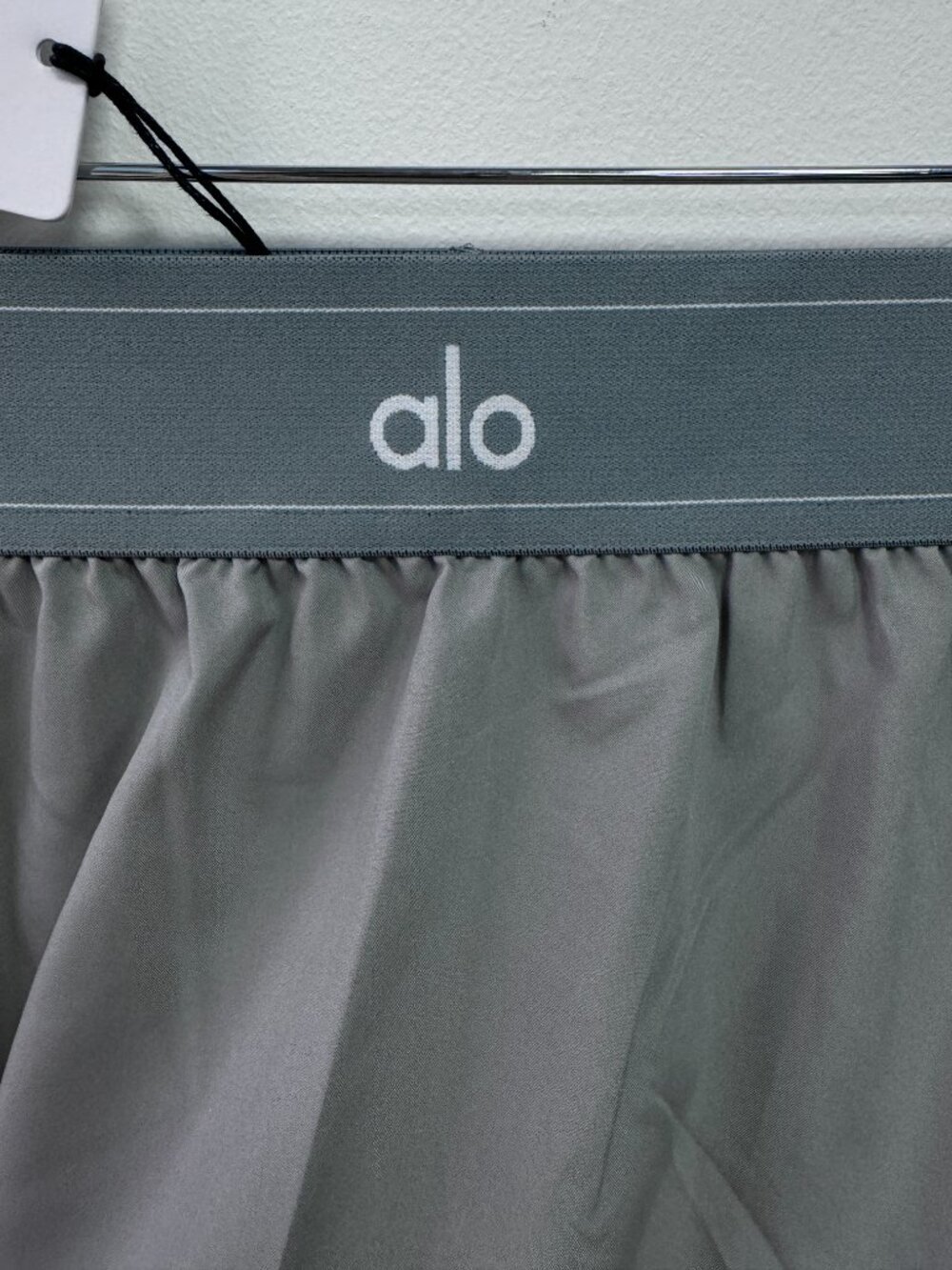 Alo Yoga Match Point Tennis Skirt Grey NWT 🤍 Sporty Skort Tennis Pickleball - Picture 2 of 9